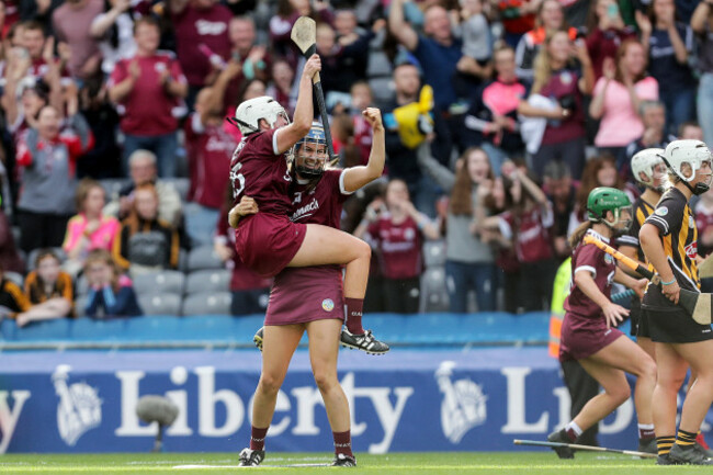 ailish-oreilly-and-niamh-hanniffy-celebrate-at-the-final-whistle