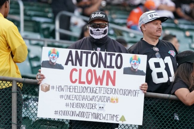 nfl-denver-broncos-at-oakland-raiders