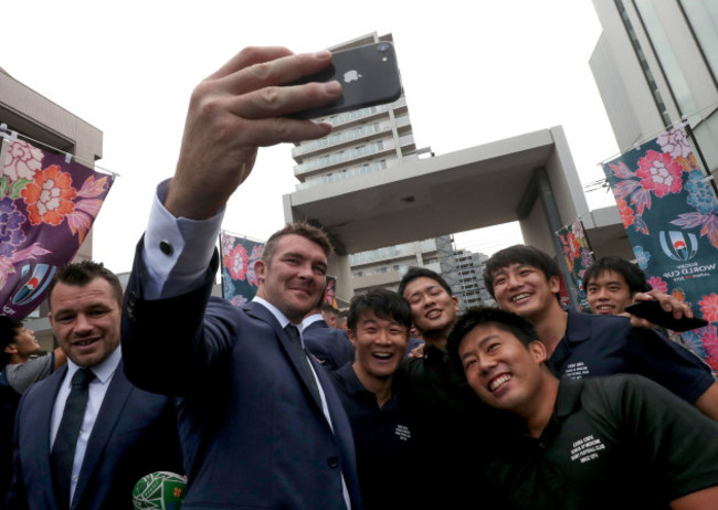 peter-omahony-takes-a-picture-with-fans-before-the-opening-ceremony