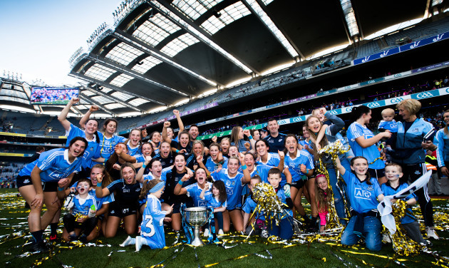 dublin-celebrate-after-the-game-with-the-trophy