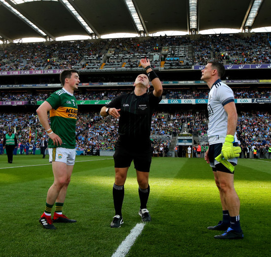 paul-murphy-with-stephen-cluxton-and-conor-lane-at-the-coin-toss