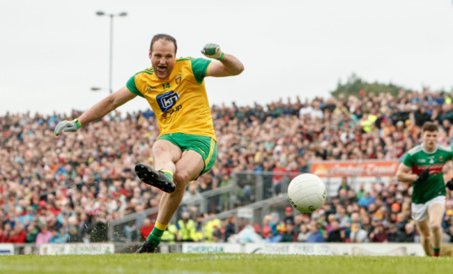 michael-murphy-scores-a-penalty