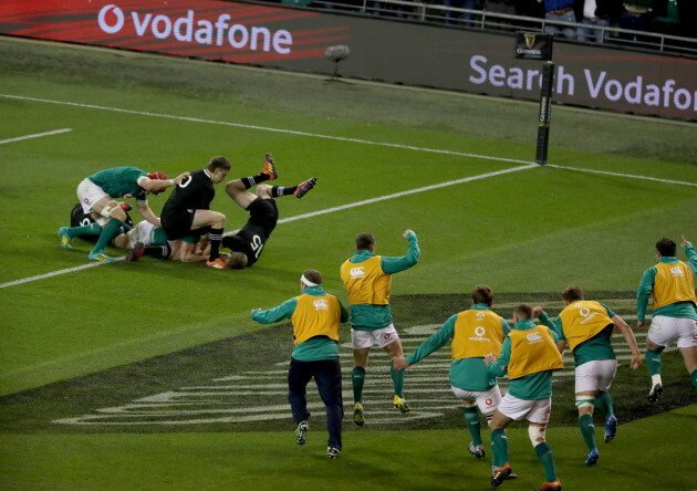 ireland-players-celebrate-jacob-stockdale-scoring-a-try