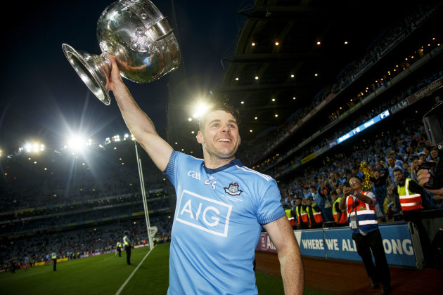 kevin-mcmanamon-celebrates-with-the-sam-maguire-after-the-game