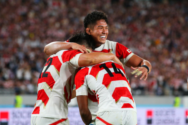 kotaro-matsushima-celebrates-scoring-their-fourth-try-with-teammates