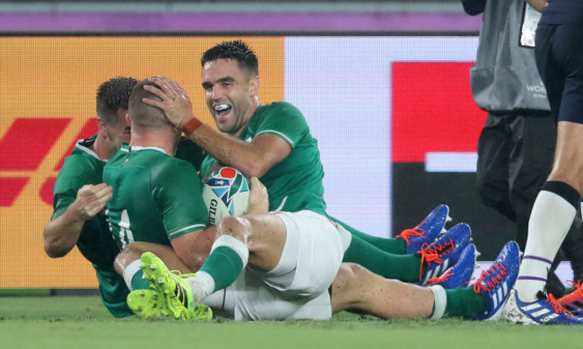 andrew-conway-celebrates-scoring-their-fourth-try-with-conor-murray-and-jonathan-sexton