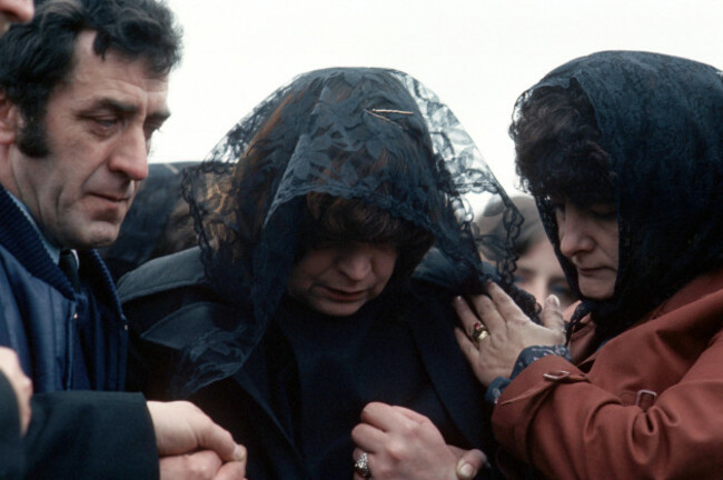 stardust-disasters-crying-grief-funeral-scenes