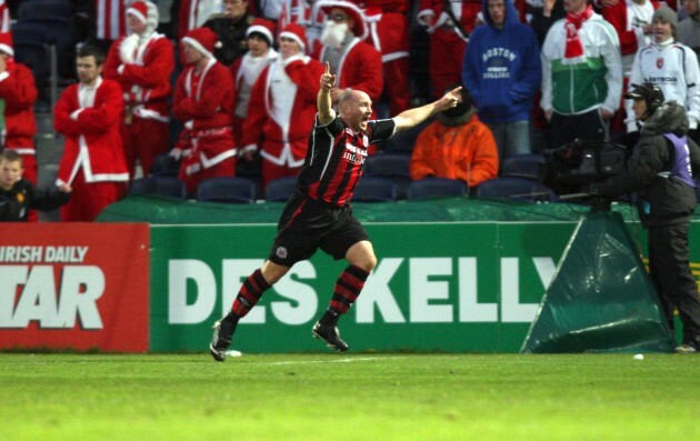 glen-crowe-celebrates-scoring