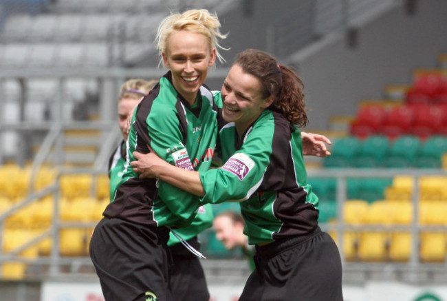 stephanie-roche-celebrates-scoring-the-first-goal-of-the-game-with-sara-lawlor