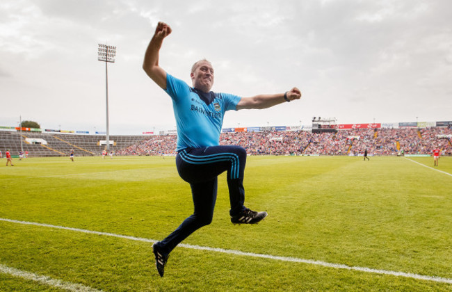 liam-cahill-celebrates-a-late-goal