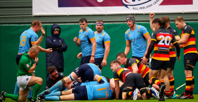 lansdowne-celebrate-scoring-a-try