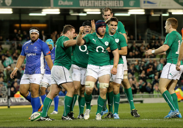 conor-murray-celebrates-with-try-scorer-sean-obrien