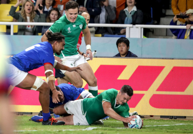 jonathan-sexton-scores-ireland-fourth-try