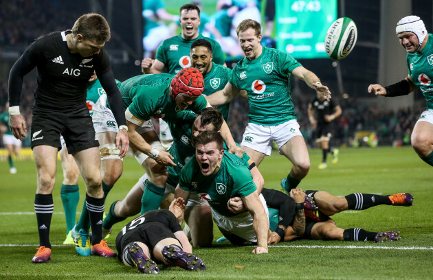 jacob-stockdale-celebrates-scoring-their-first-try-with-josh-van-der-flier