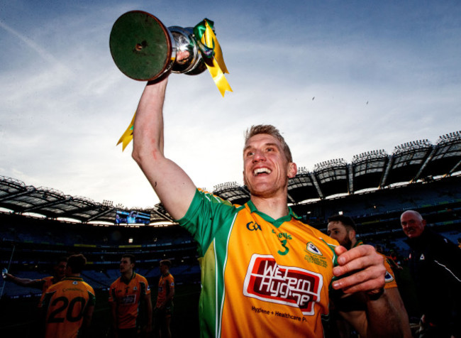 kieran-fitzgerald-lifts-the-andy-merrigan-cup