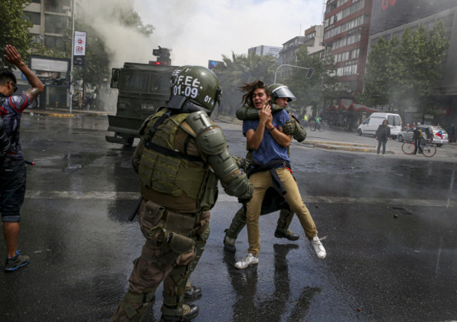 chile-subway-protest