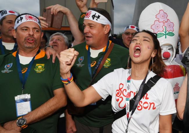 japan-and-south-africa-fans