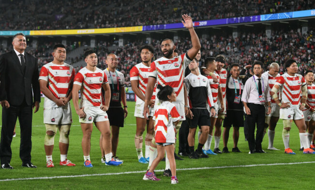 michael-leitch-thanks-the-fans