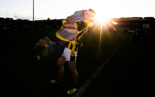 rian-oneill-celebrates-after-the-game-with-his-mother-dora