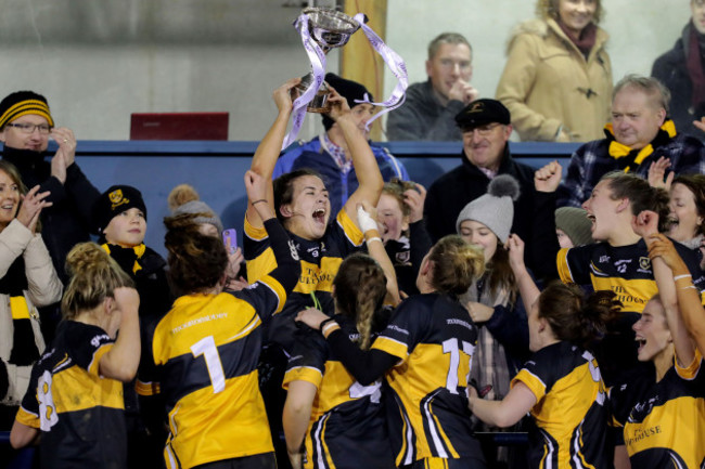 brid-osullivan-celebrates-with-the-trophy