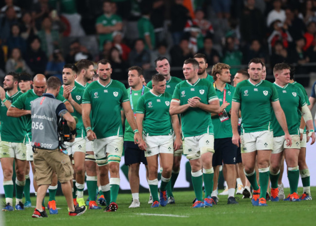 ireland-team-applaud-the-fans-after-the-match