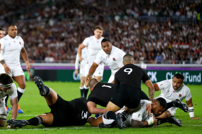 manu-tuilagi-scores-a-try