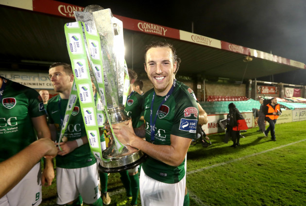 karl-sheppard-celebrates-winning-the-sse-airtricity-league