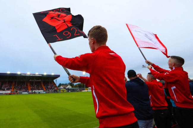 longford-fans-before-the-game