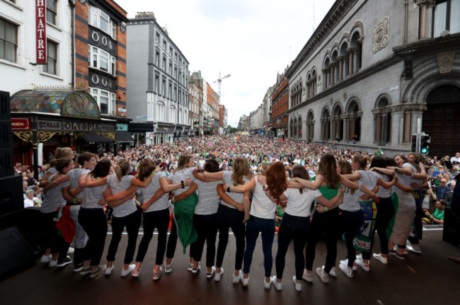 the-ireland-team-celebrate-on-stage-682018