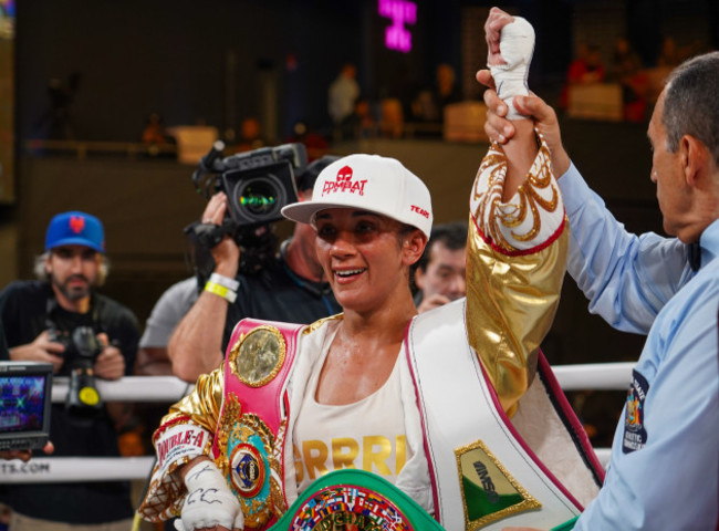 boxing-2019-amanda-serrano-defeats-heather-hardy-by-unanimous-decision