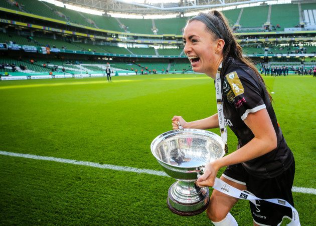 lauren-dwyer-celebrates-with-the-trophy-after-the-game