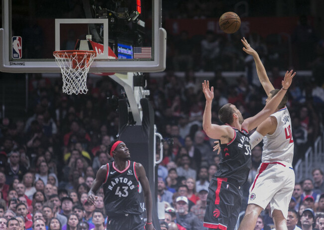 clippers-defeat-raptors-98-88