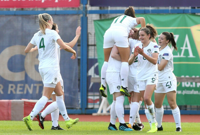 amber-barrett-celebrates-scoring-their-first-goal-with-teammates