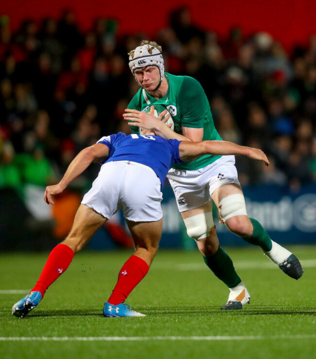 niall-murray-is-tackled-by-louis-carbonel