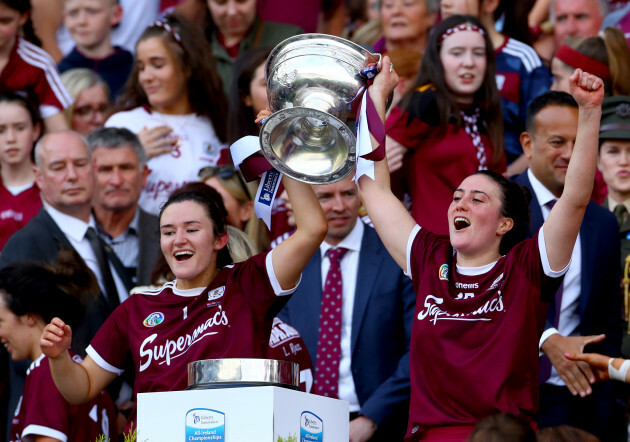 sarah-healy-and-ailish-oreilly-celebrates-with-the-oduffy-cup