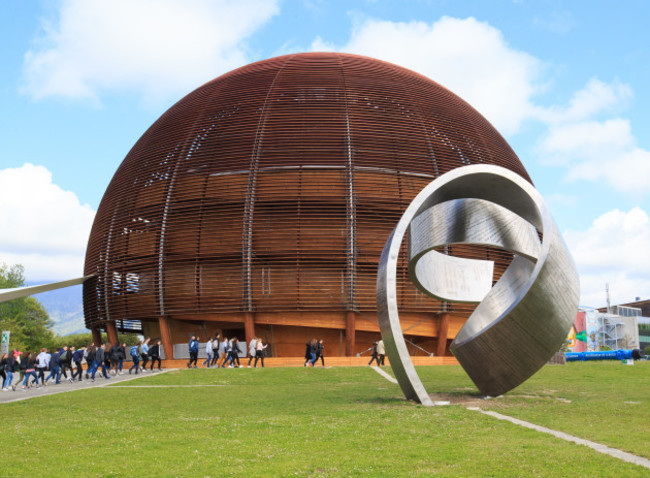 switzerland-meyrin-cern-new-linear-accelerator