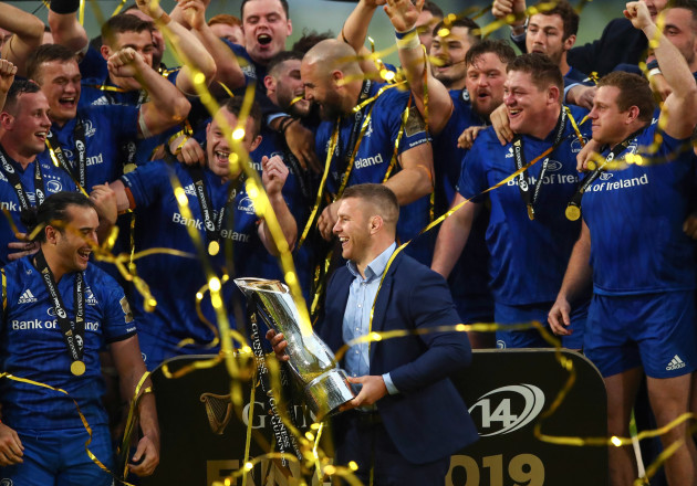 sean-obrien-celebrates-with-teammates-after-winning-the-guinness-pro14-final