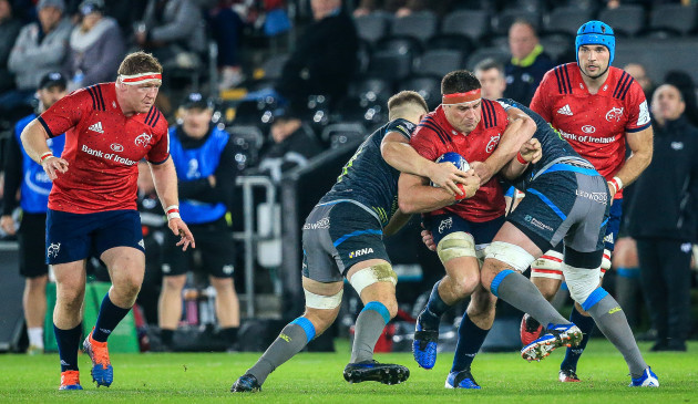 cj-stander-tackled-by-olly-cracknell-and-bradley-davies