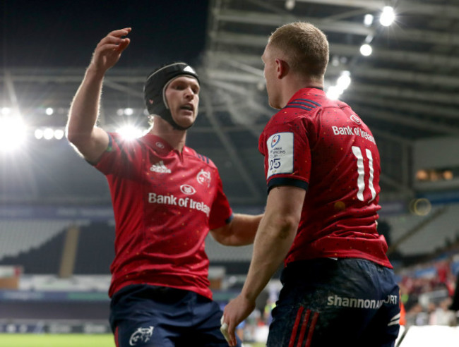 keith-earls-celebrates-his-try-with-tyler-bleyendaal