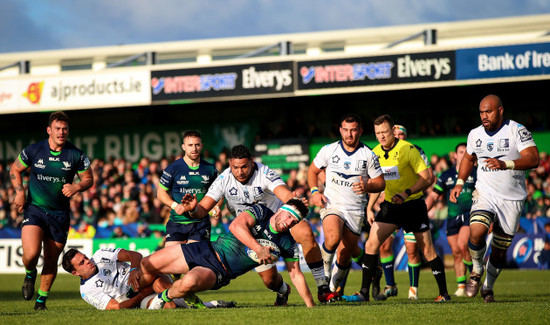 paul-boyle-goes-to-score-a-try