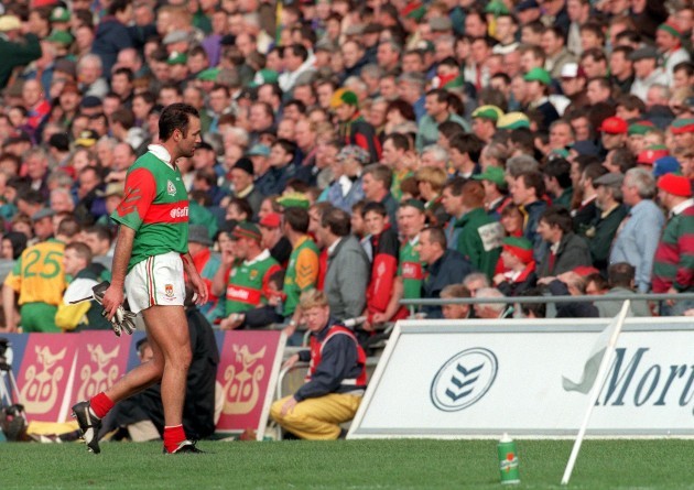 liam-mchale-is-sent-off-1996
