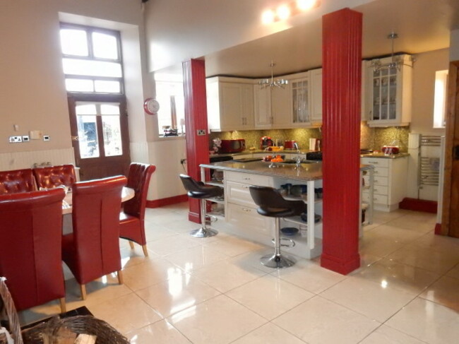 e5eeacb25381e5b54cb878fff728f242