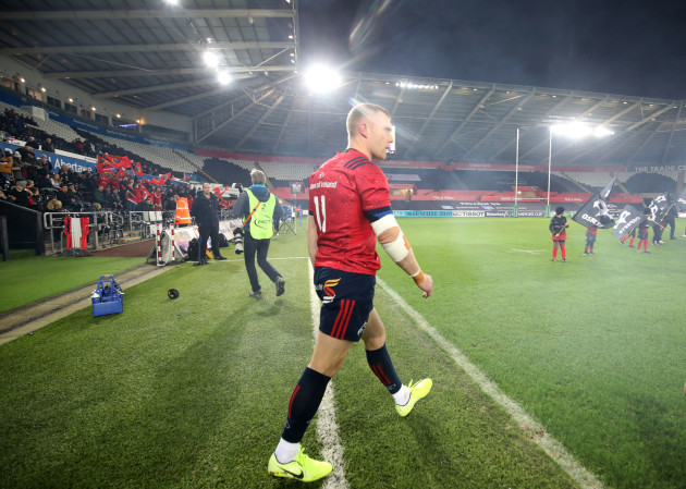 keith-earls-makes-his-way-onto-the-pitch