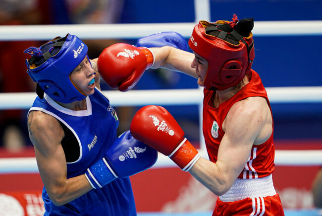 kellie-harrington-red-in-action-against-irma-testa