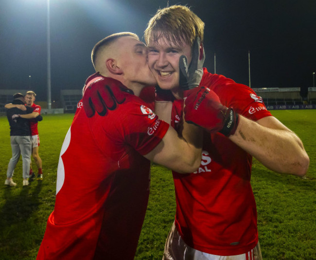 reece-denieffe-and-ross-dunphy-celebrate-their-win-with-a-kiss