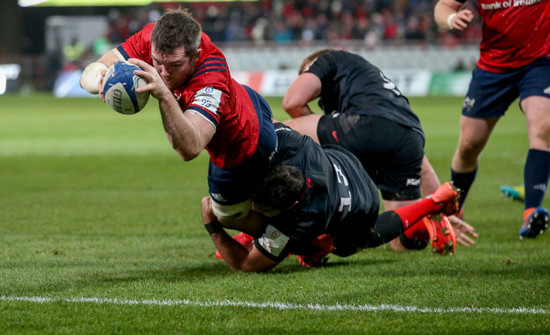 peter-omahony-scores-a-try-despite-brad-barritt