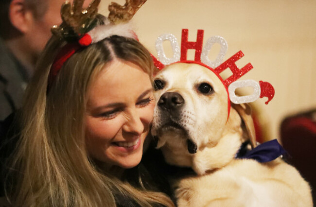 peata-therapy-dog-carol-service