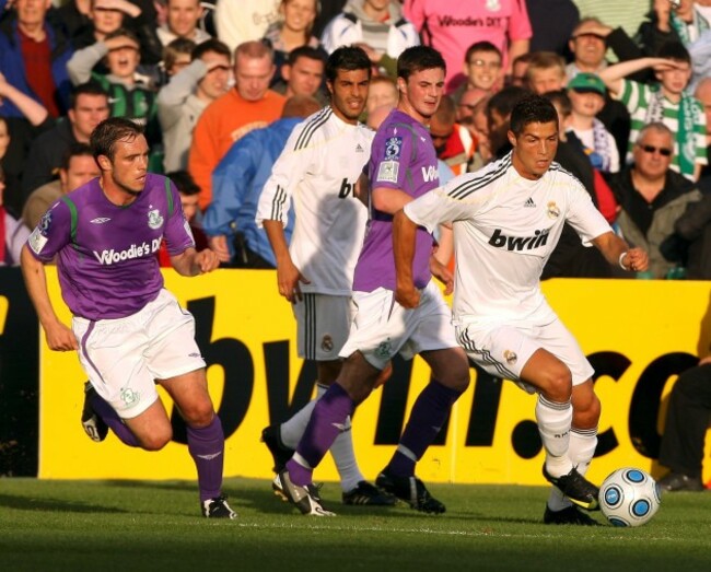 cristiano-ronaldo-gets-past-stephen-rice