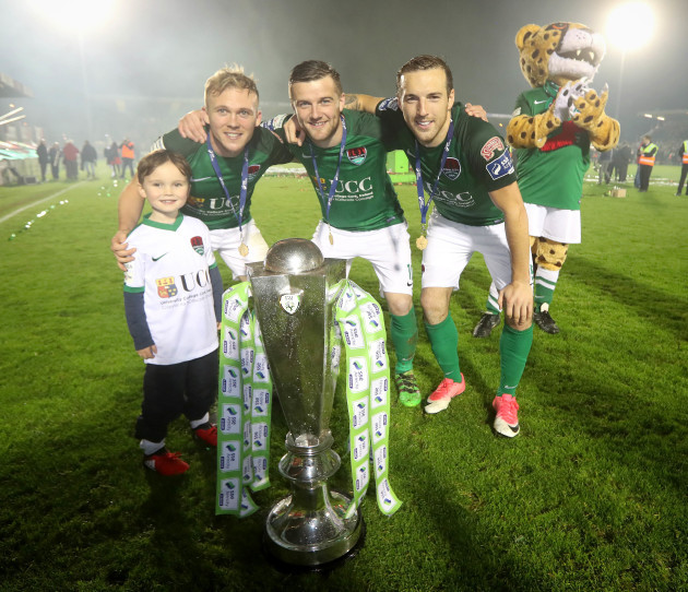 conor-mccormack-steven-beattie-and-karl-sheppard-celebrate-winning-the-sse-airtricity-league