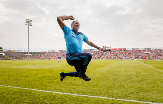 liam-cahill-celebrates-a-late-goal